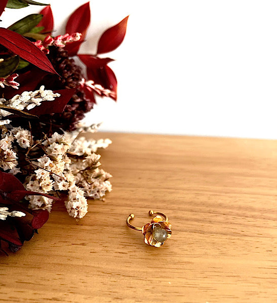 ANILLO ROSA CON PIEDRA GRIS