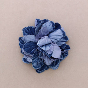 BROCHE FLOR TERCIOPELO AZUL